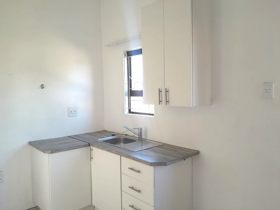 To Let 1 Bedroom Property for Rent in De Mist Eastern Cape